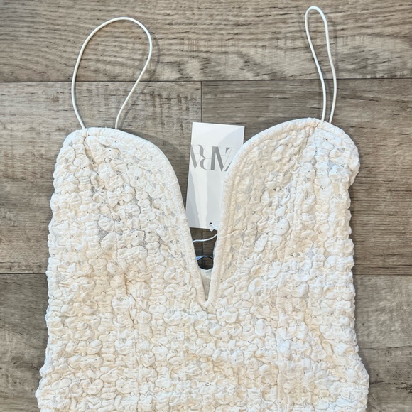 BLOGGER FAVE!!! ZARA Textured Bodysuit - Picture 3 of 16